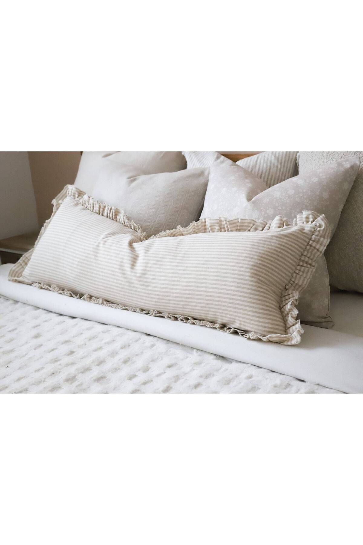 Fırfırlı Vintage Naturel BEJ çİZGİLİ Iskandinav Uzun 40x100 Kırlent Yastık (İÇİ DOLGULU)