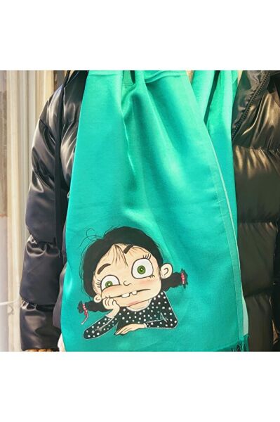 Yeşil Şalda Bir Yaramaz Kız