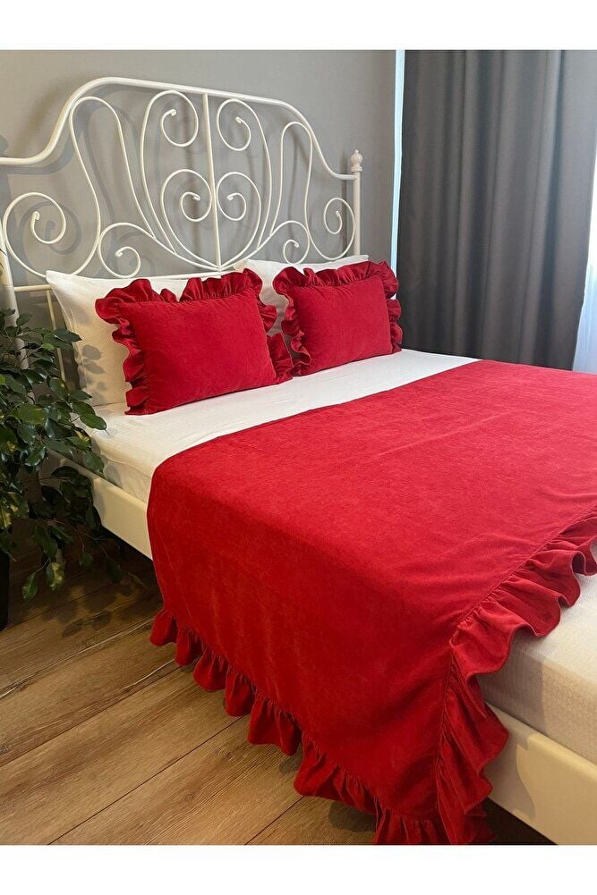 Kırmızı Fırfırlı Yatak Runner 2 Li Kırlent Seti Yatak Şalı Yatak Örtüsü Set Çift Kişilik