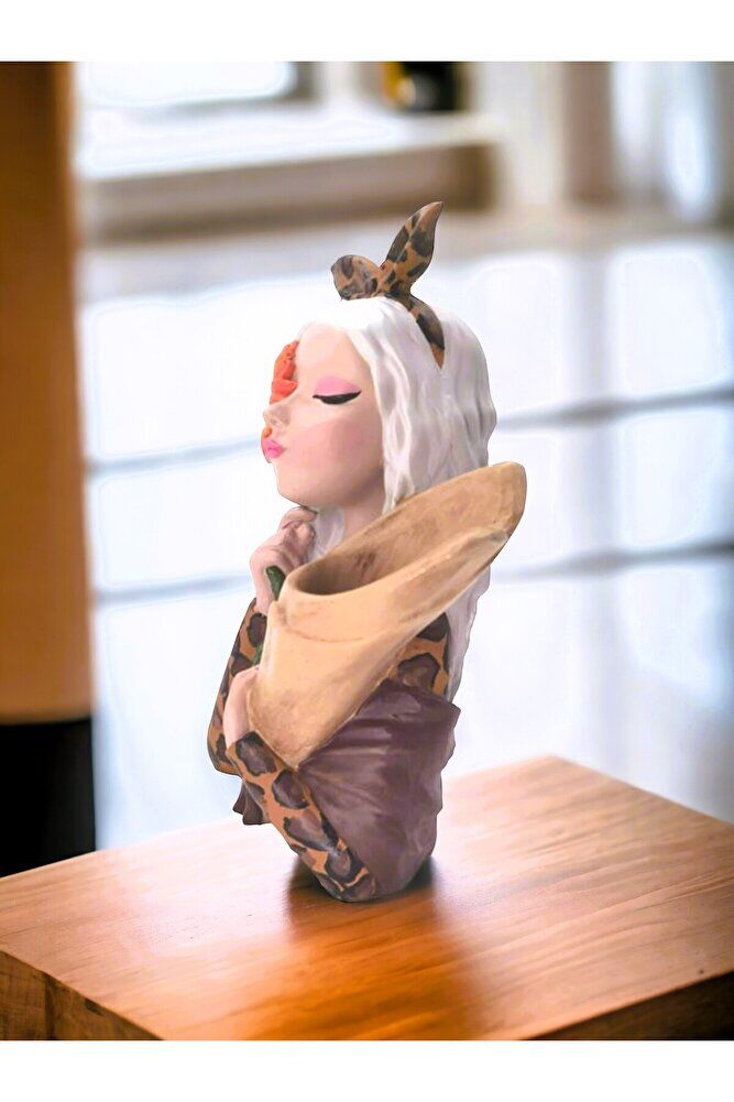 Ayçiçekli Buketli Kız Heykeli LEOPAR