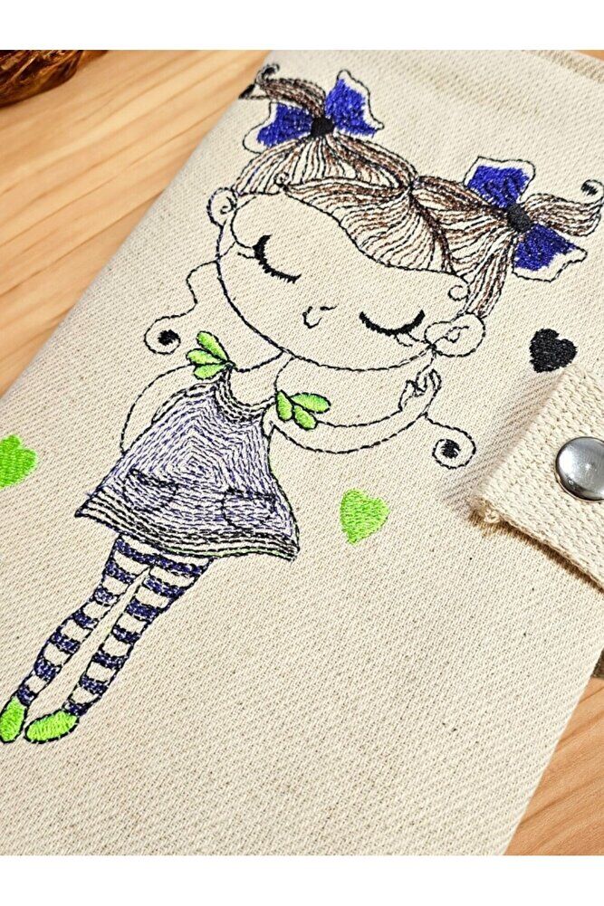 EL YAPIMI AŞIK Kiz Nakişli Kitap Kilifi