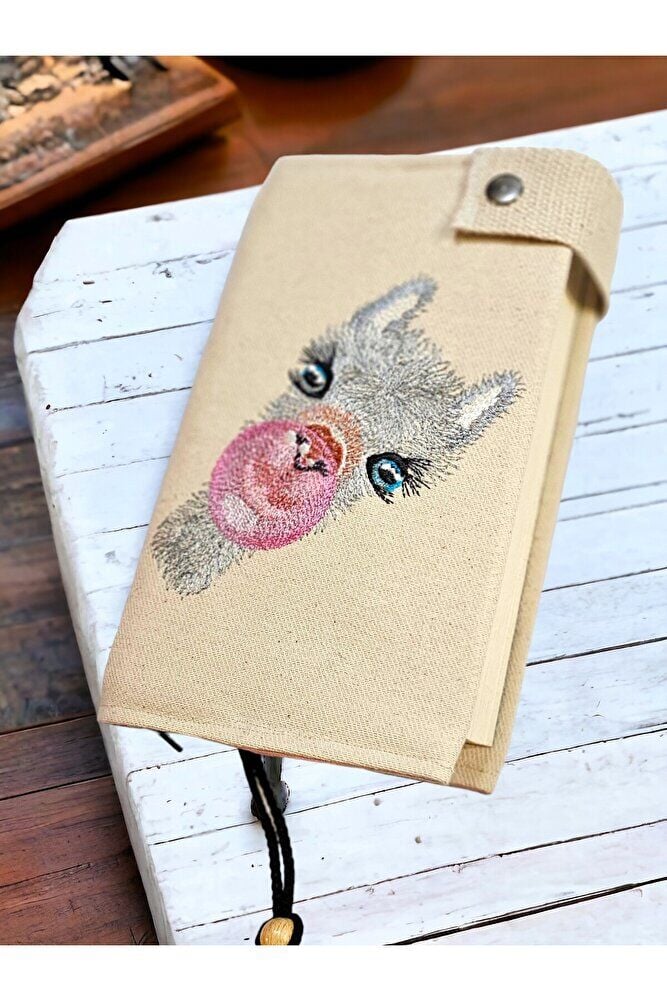 EL YAPIMI SAKIZ ŞİŞİREN LAMA Nakişli Kitap Kilifi