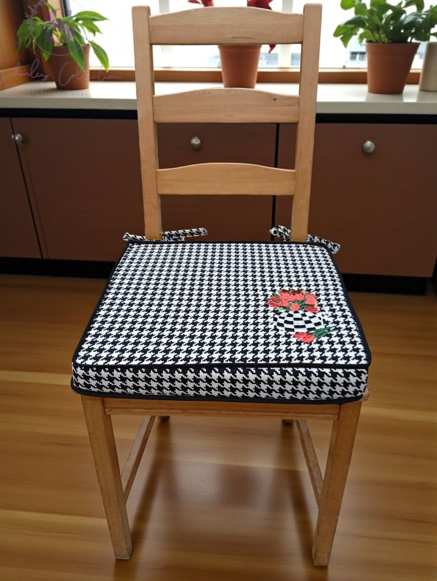 Shules Collection Duck (Sıvı İtici) Kumaş Nakışlı Sandalye Minderi