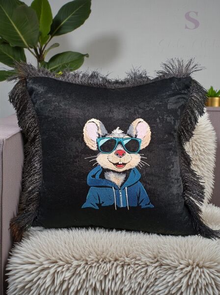 TAVŞAN Nakışlı Kadife Siyah Kırlent Kılıfı (1 adet İÇİ DOLGULU 43 X 43 CM)