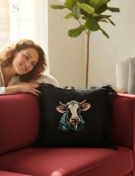 ASLAN Nakışlı Kadife Siyah Kırlent Kılıfı (1 adet İÇİ DOLGULU 43 X 43 CM)