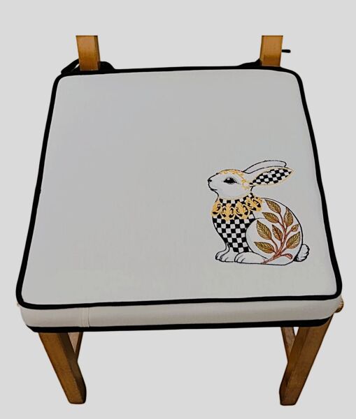 Tavşan Nakışlı Sandalye Minderi 40x40x5 cm Panama Keten 5 cm Süngerli Özel Tasarım