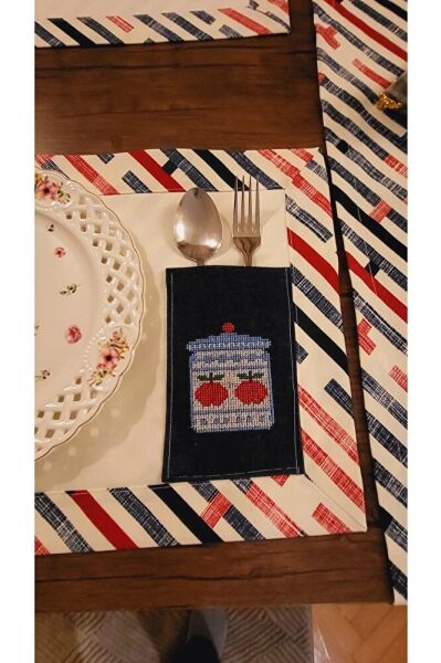 Mavi? Kirmizi Çi?zgi?li? Nakiş Islemeli Ameri?kan Servi?s Sunum Takımı